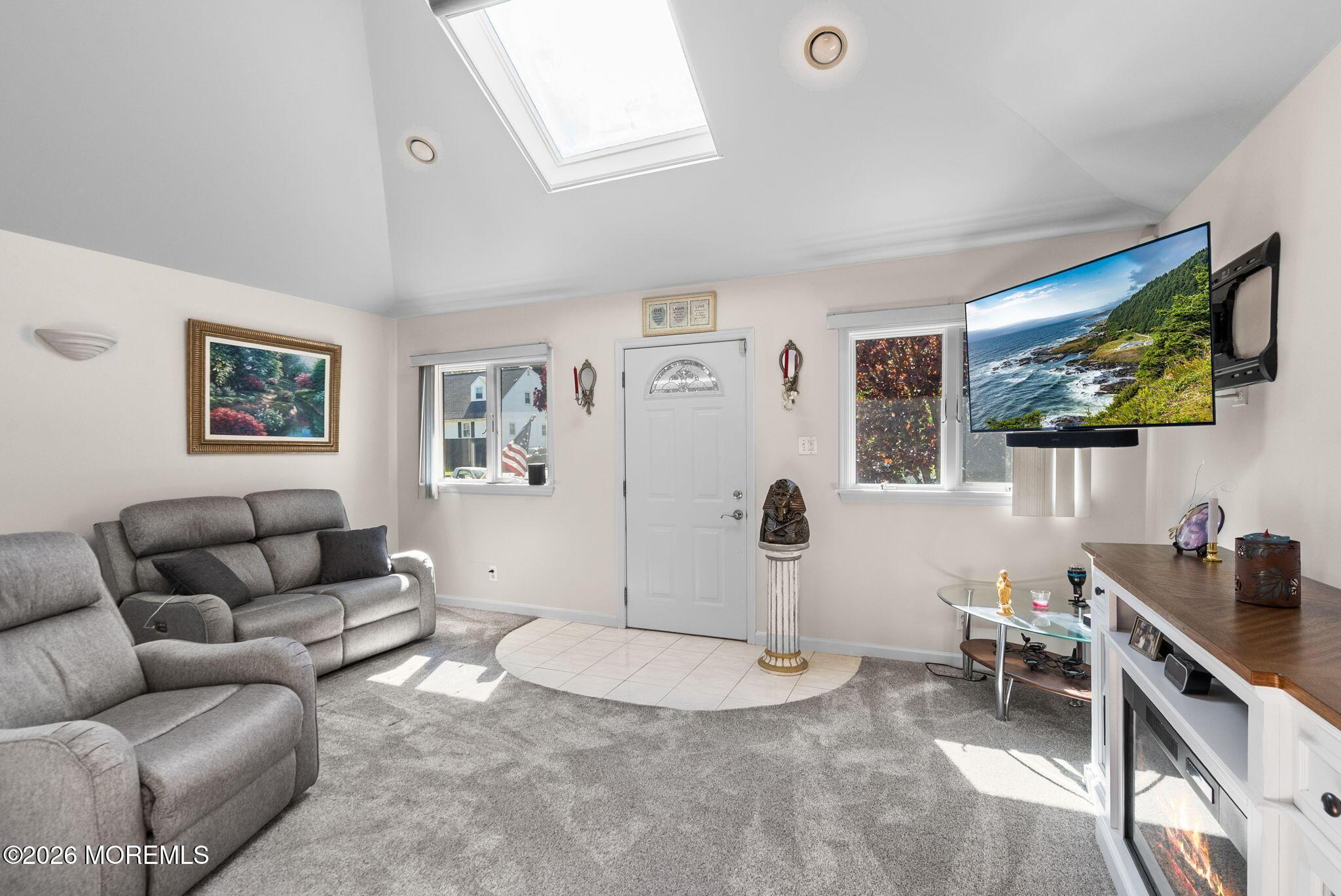 Image 4: 9-web-or-mls-190 Hudson Ave-12