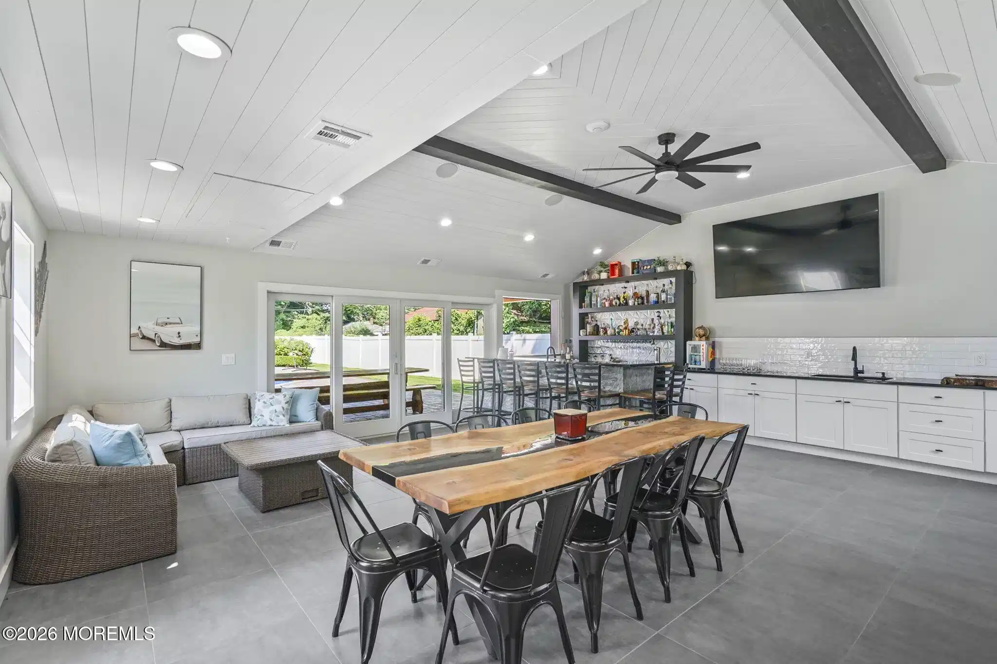 Image 1: Cabana with AC/heat