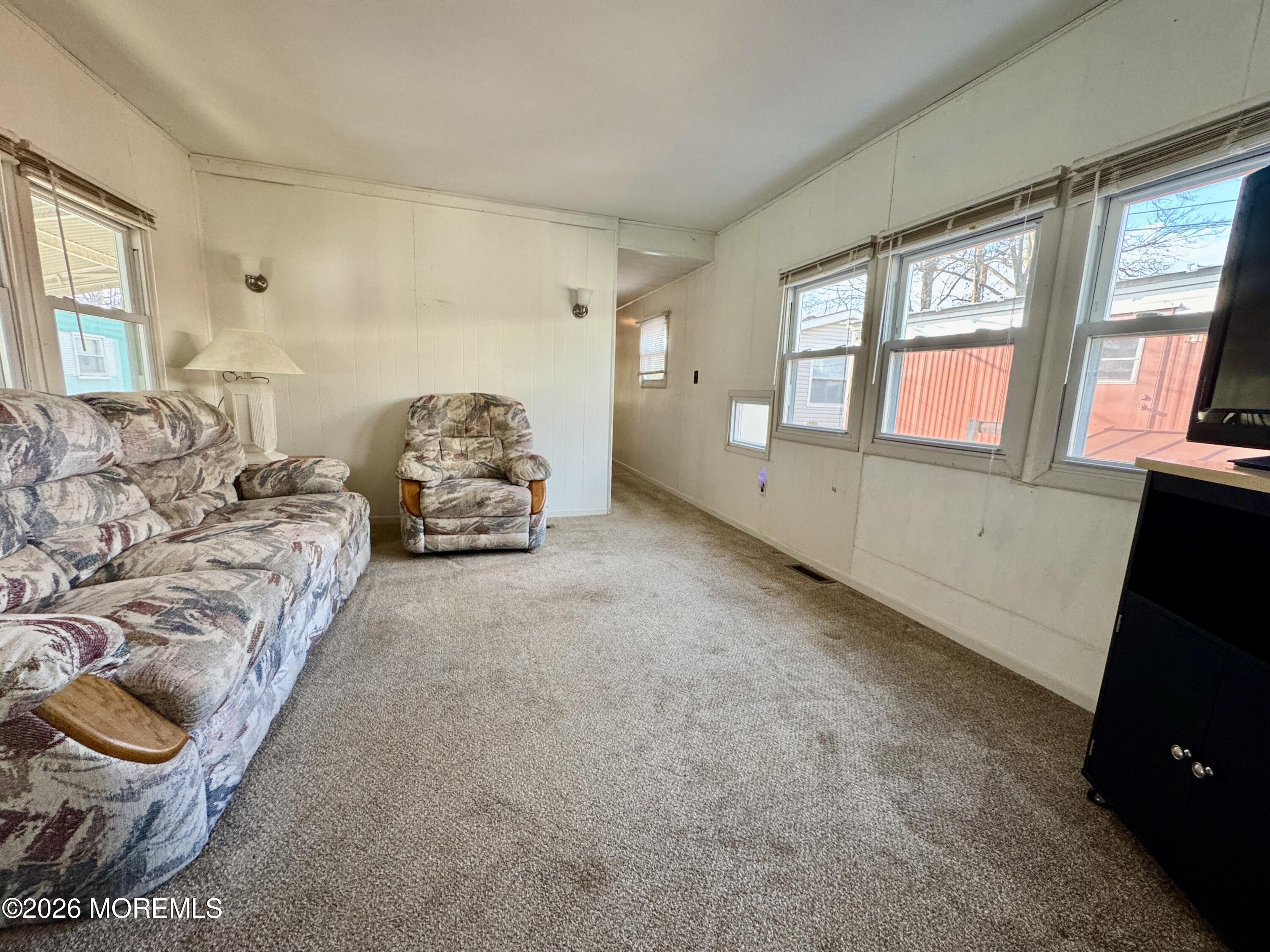 Image 3: Living Room