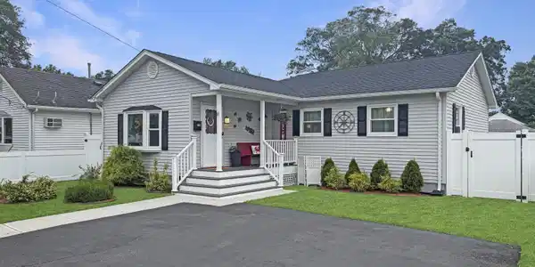 31 Briarwood Avenue