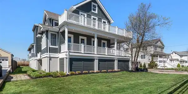 40 Riverdale Avenue