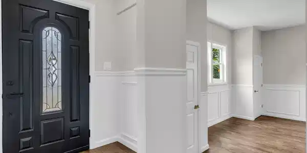 Image 2: Foyer