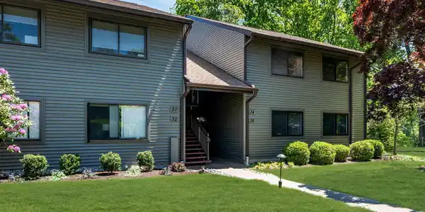34 Dickinson Court