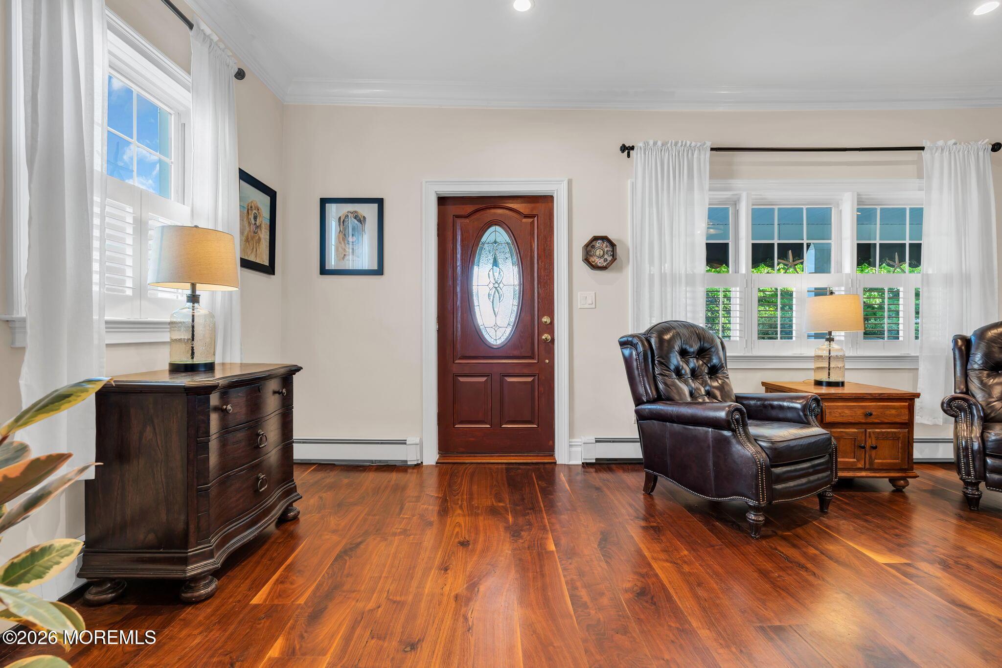Image 4: Front Entry