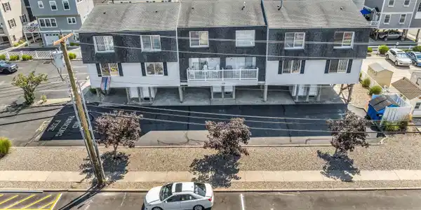 Image 3: photos_high_resolution_DJI_0854