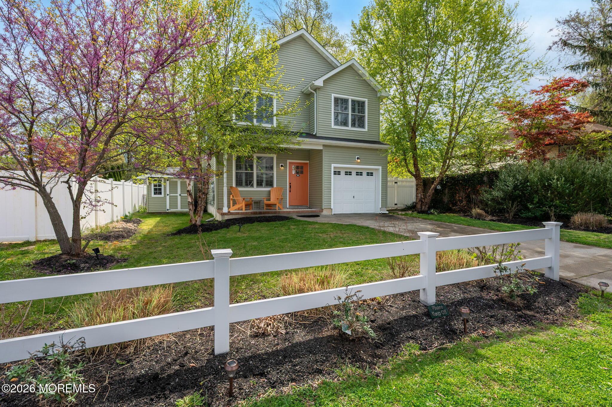 Image 2: Front Yard