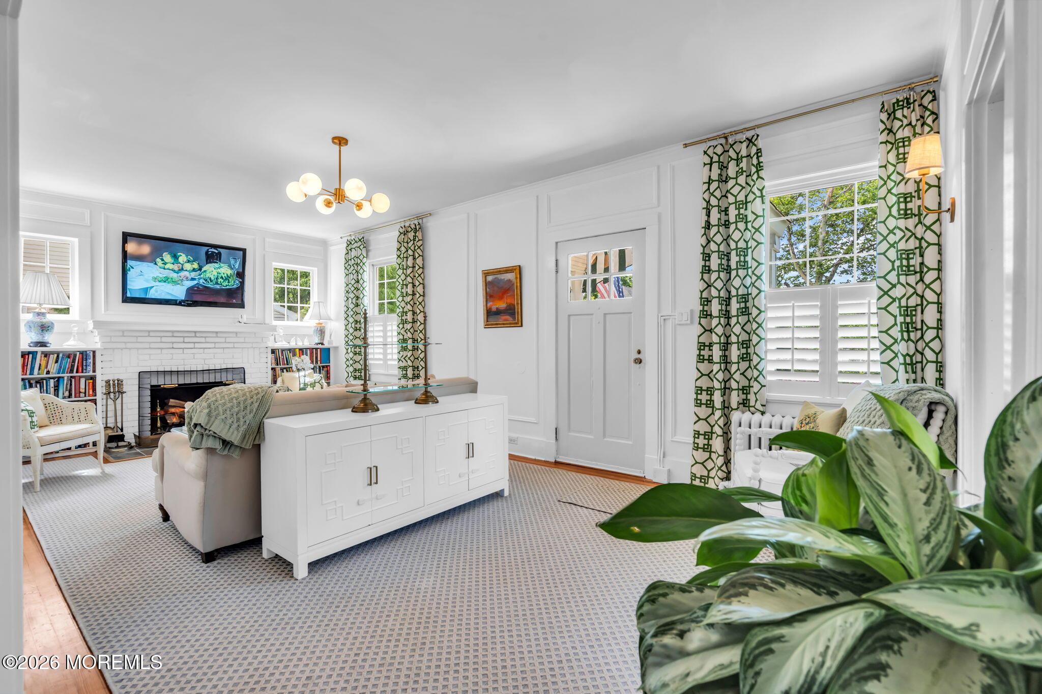 Image 2: Living Room