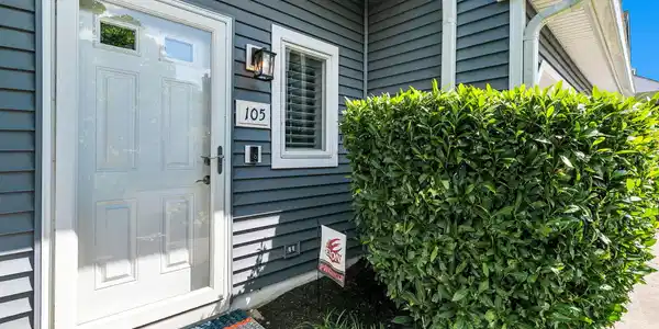 Image 3: front door