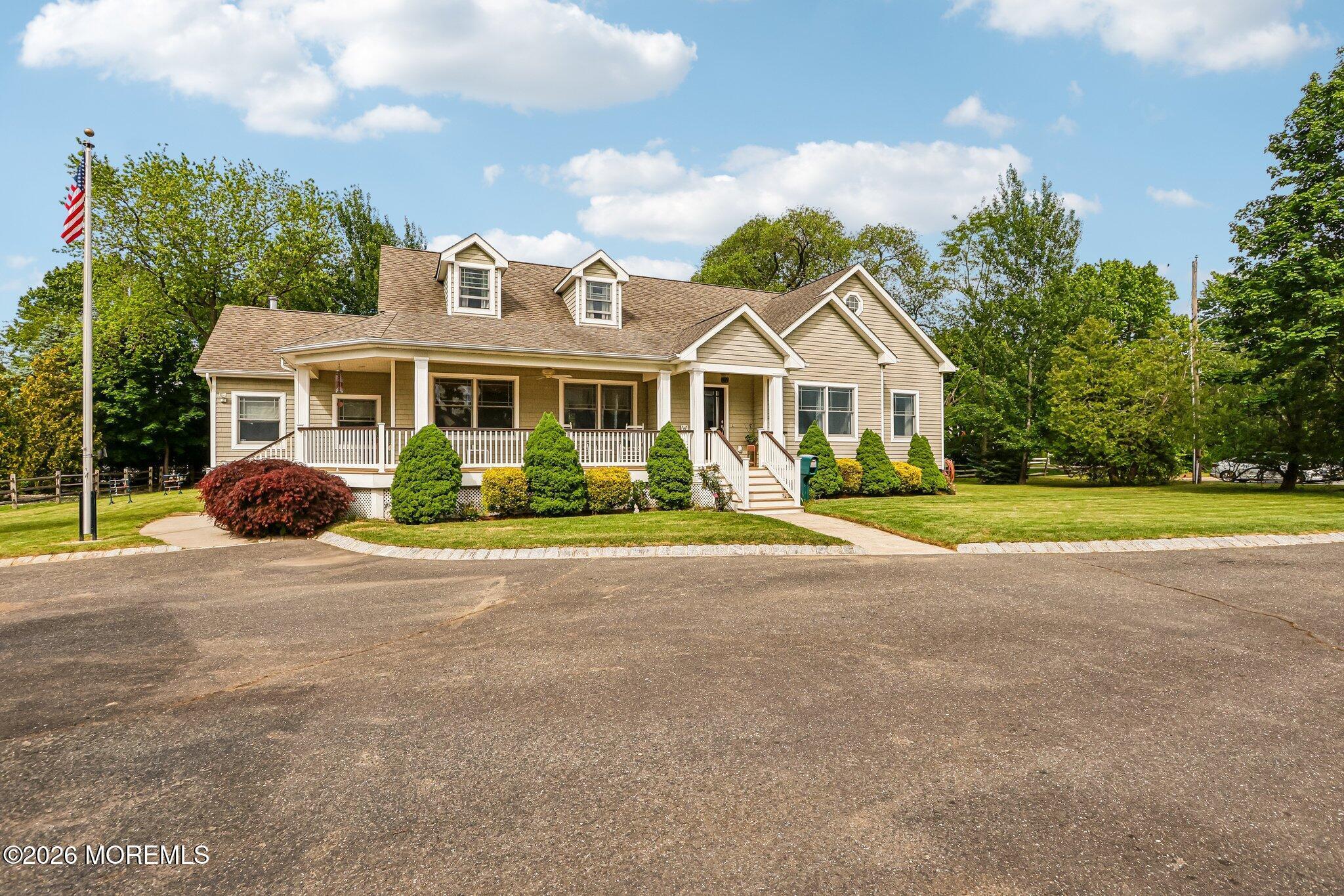 Image 4: 4-web-or-mls-Willow Ct-S2705-004