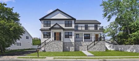 709 Howe Street