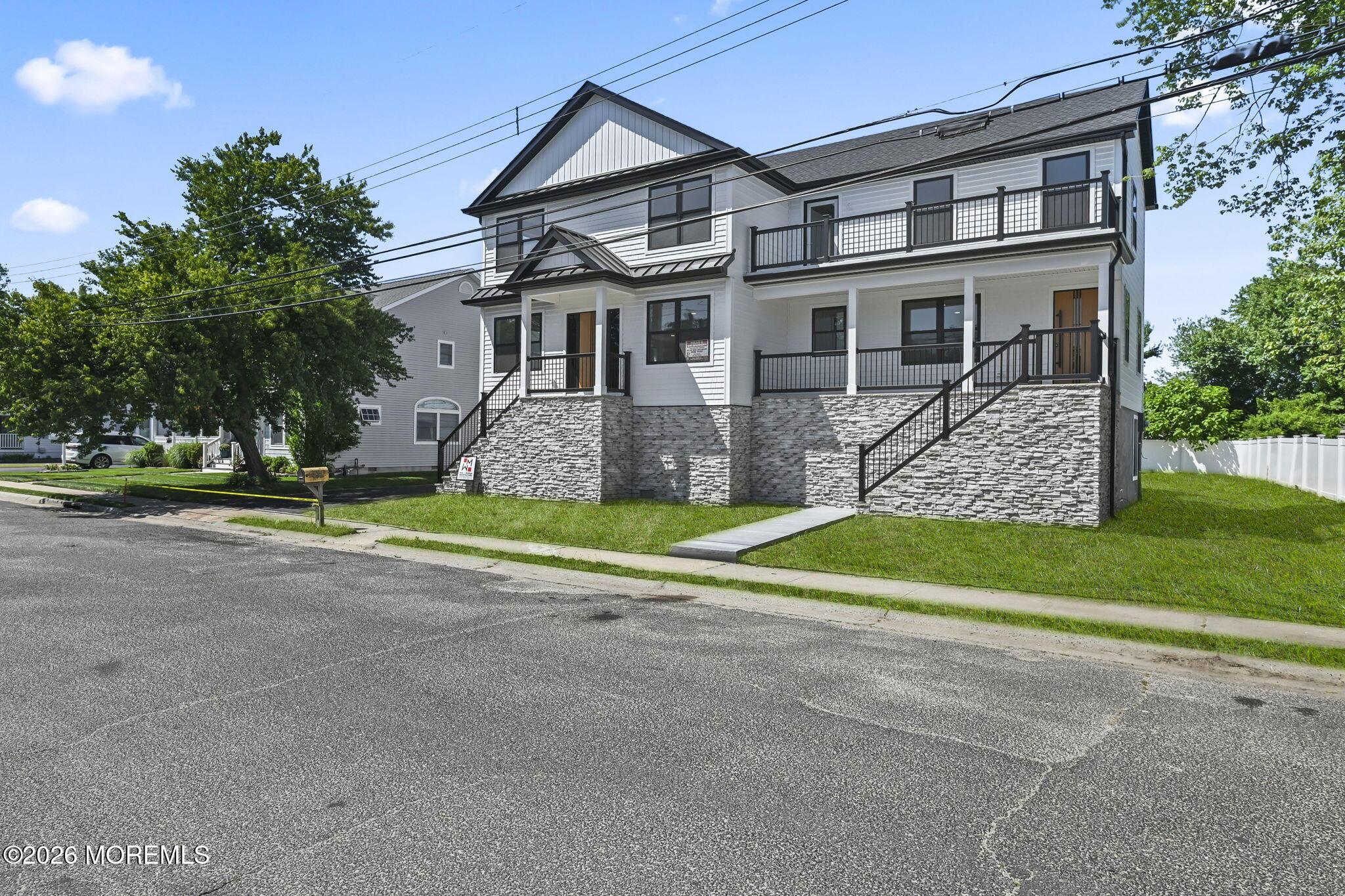 Image 3: FRONT