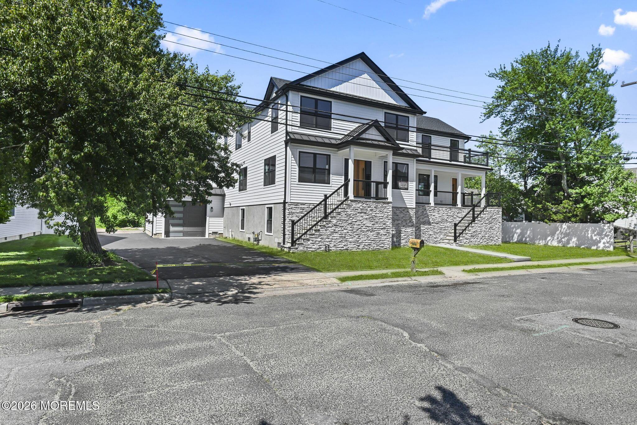 Image 4: FRONT