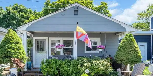 122 Inskip Avenue