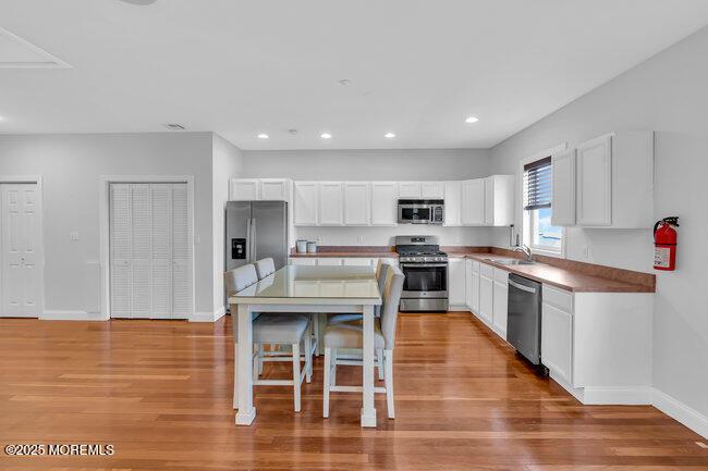 Image 4: Open Kitchen & Dining
