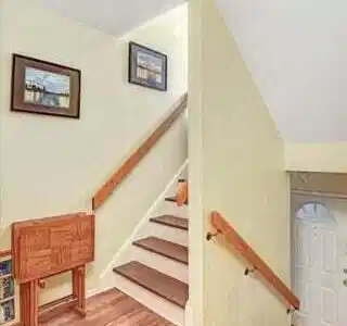 Image 2: 2