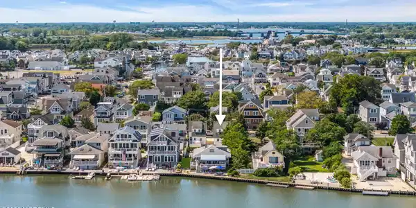 Image 3: 116-web-or-mls-DJI_20260912114952_0418_D
