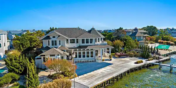 146 Long Beach Boulevard