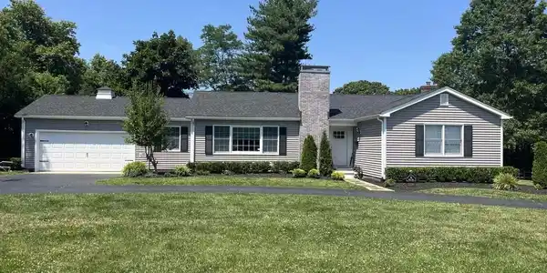 22 Robin Road