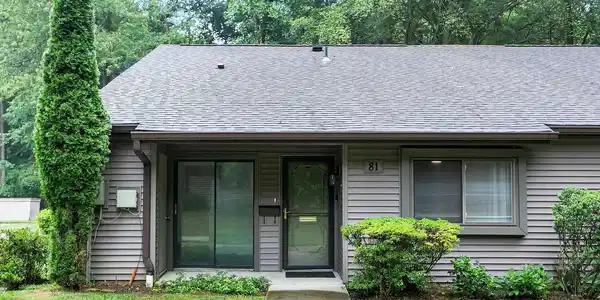 81 Lexington Court