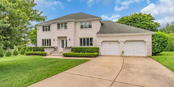 6 Maxine Drive
