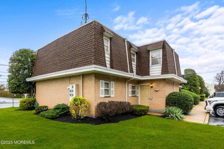 321-323 Shore Drive Unit 3