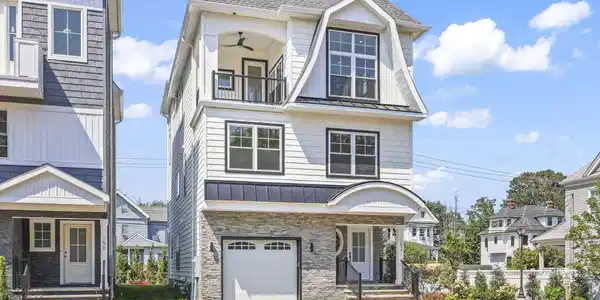 152 Franklin Avenue