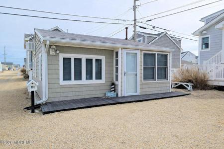 111 W Marlin Way