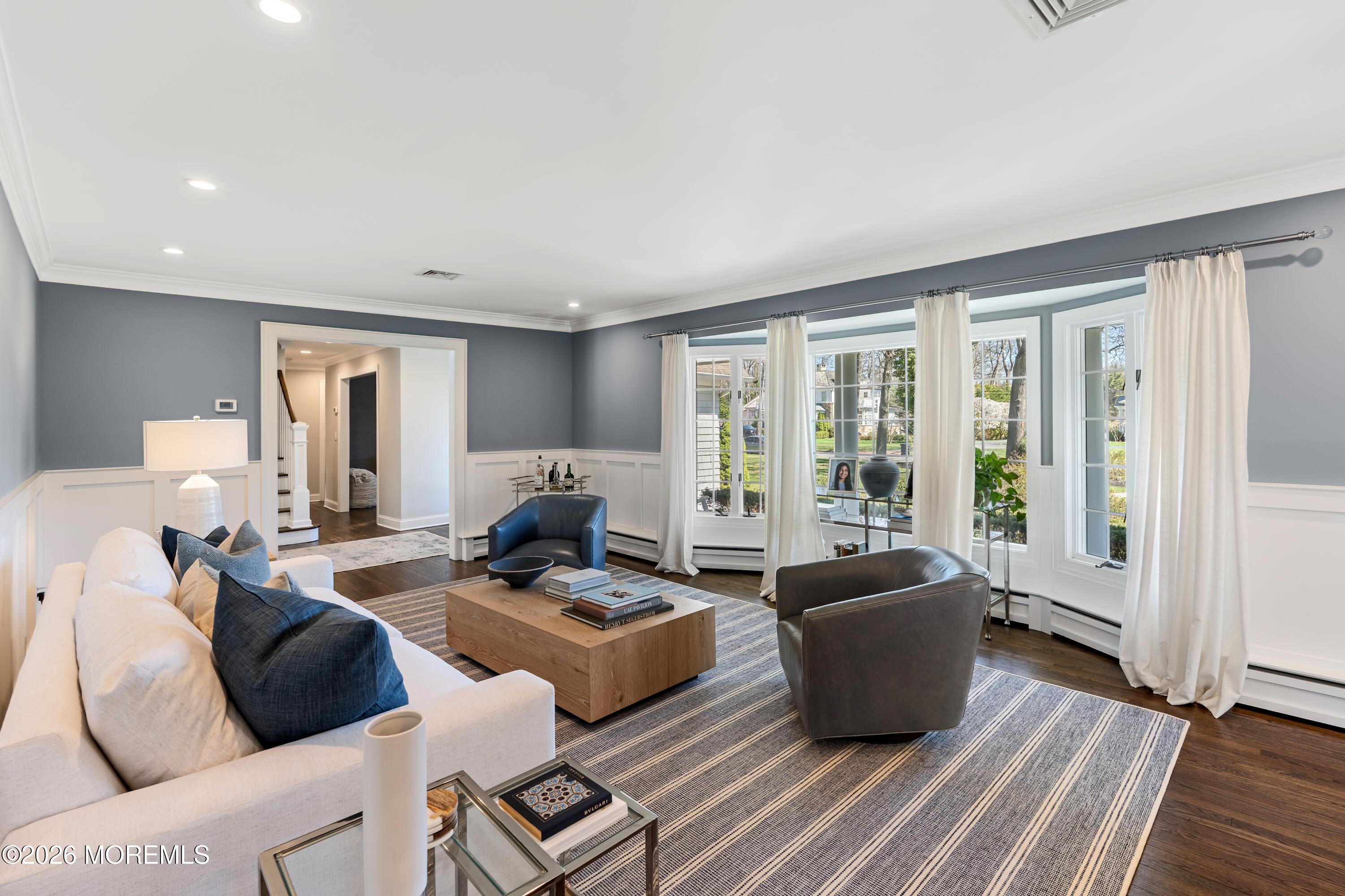 Image 2: Living Room