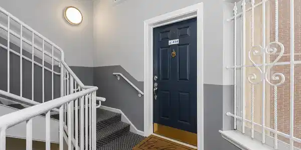 Image 3: Entrance