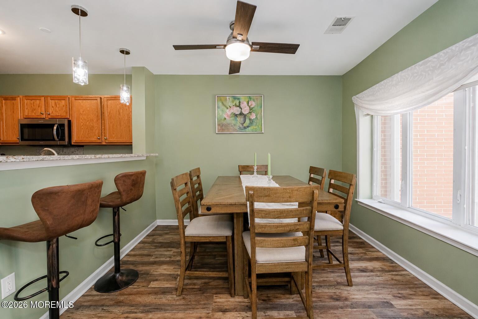 Image 4: Dining