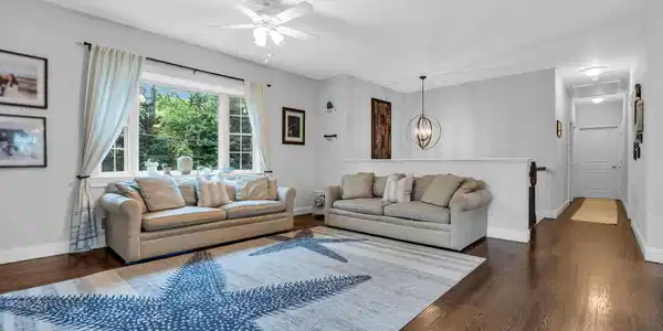 Image 2: Living Room