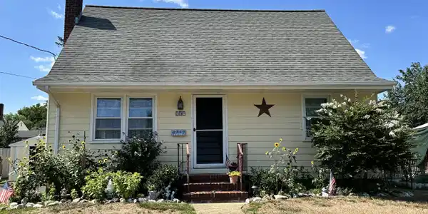 109 Hillside Street