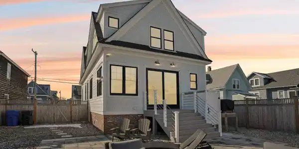 211 4th Street
