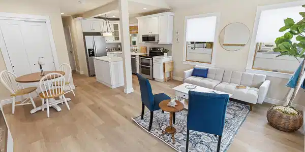Image 4: Dining Kitchen and Living