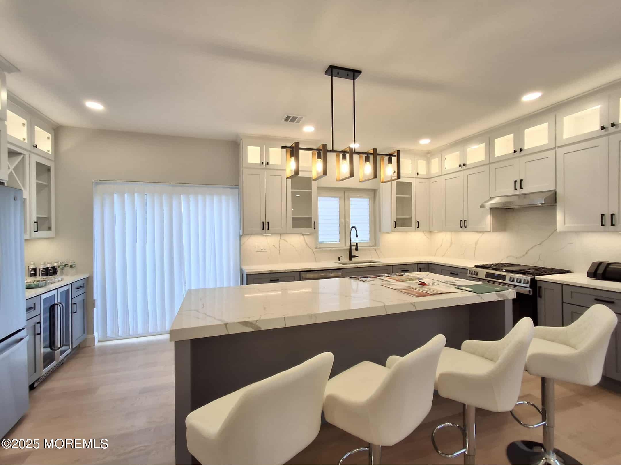 Image 1: jjjjllooiii