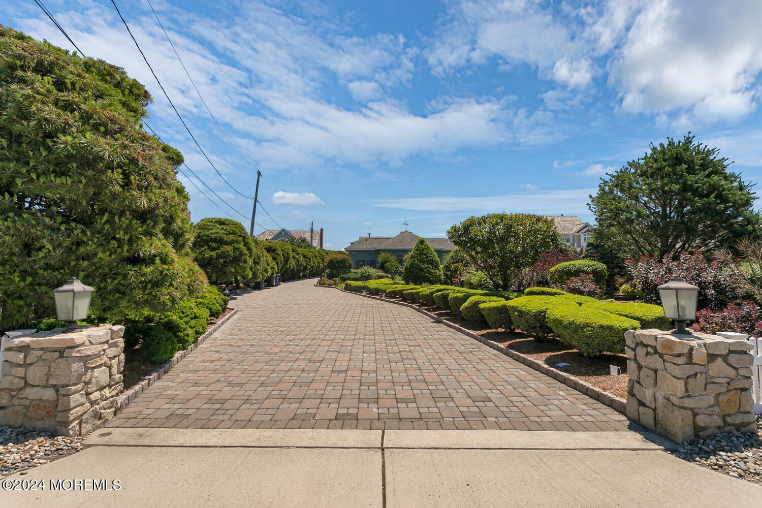 Image 2: 366 NJ35 Mantoloking NJ 08738-large-142-