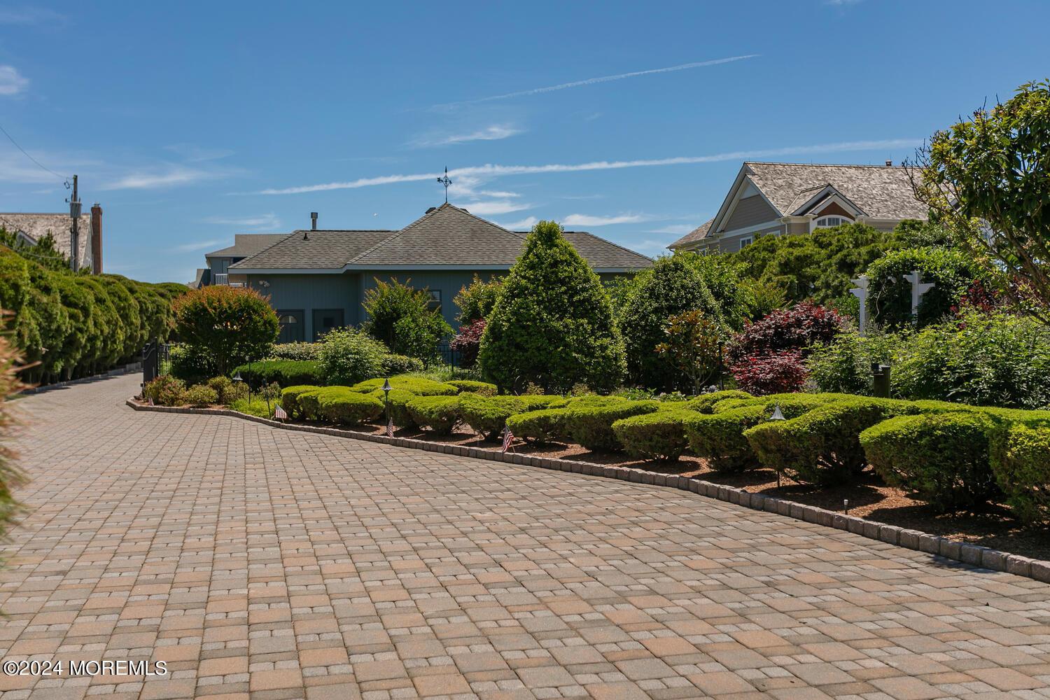 Image 3: 366 NJ35 Mantoloking NJ 08738-large-089-