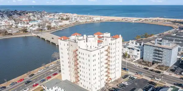 400 Deal Lake Drive Unit 6G