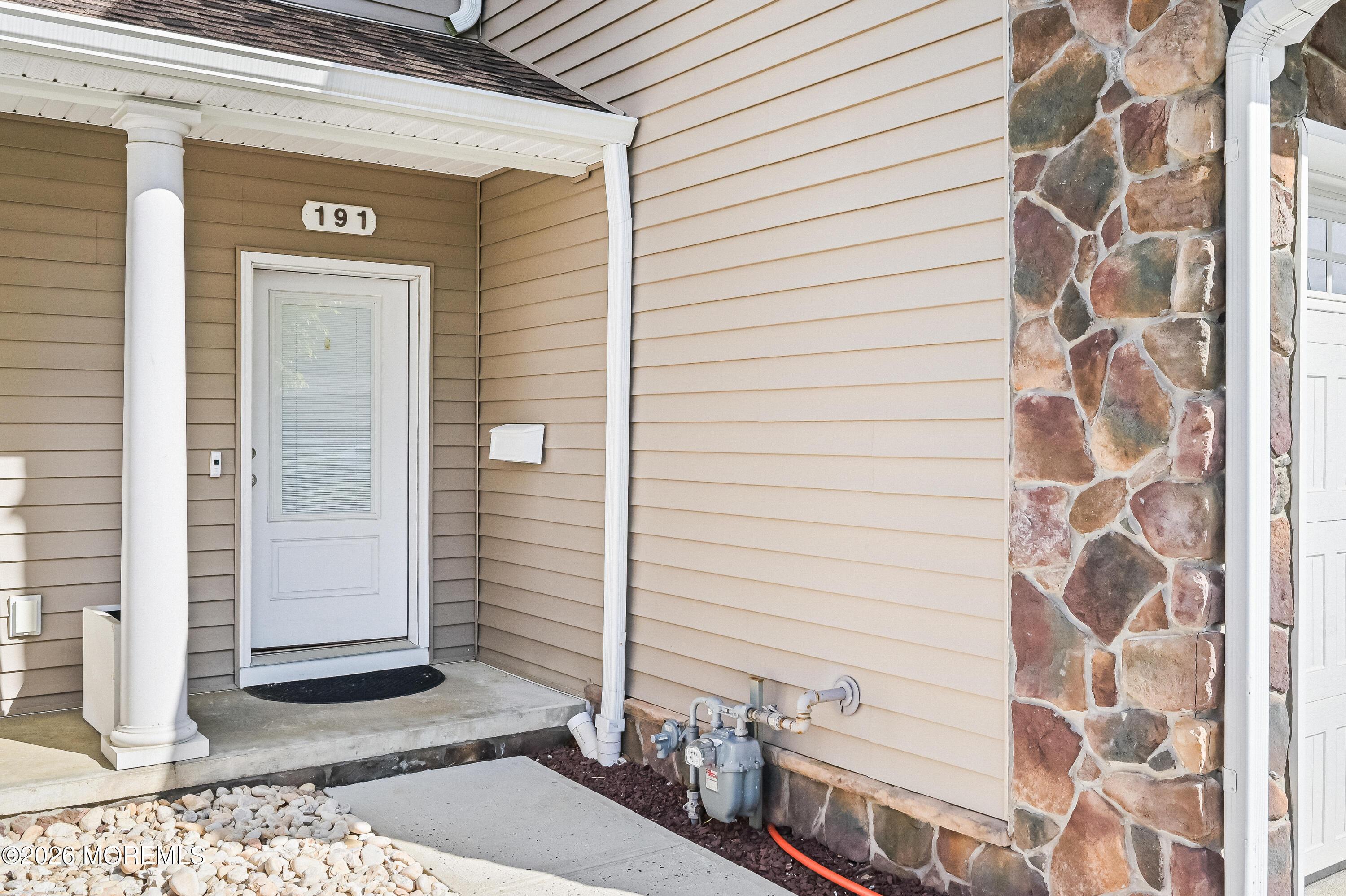 Image 3: 191_chingarora_ave004