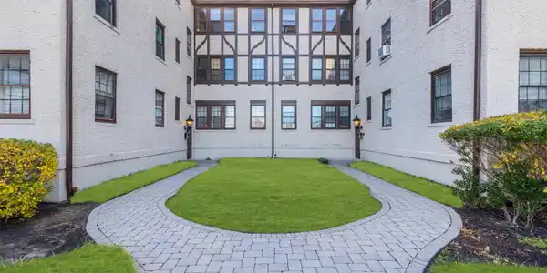 17 Leroy Place Unit 2B