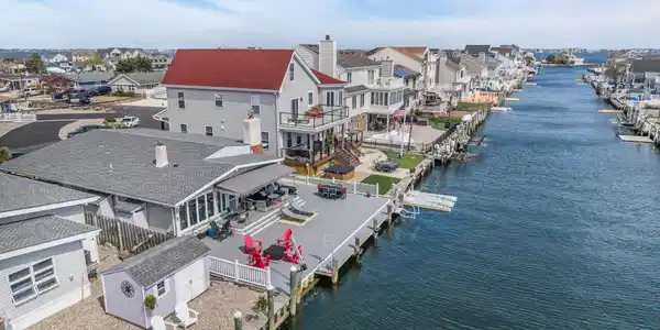 Image 2: 51-web-or-mls-DJI_20260415150146_0411_D