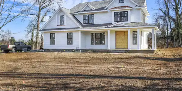 4 Bucchop Lane
