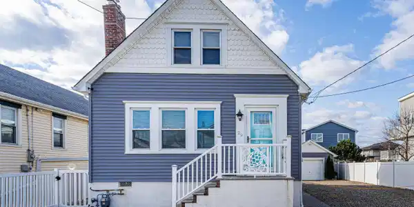 29 Farragut Avenue