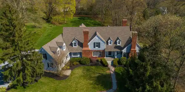 5 Deep Hollow Drive