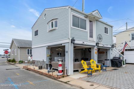 122 W Dune Way