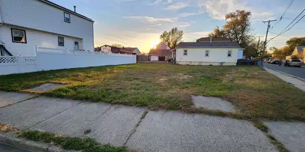 130 Seeley Avenue