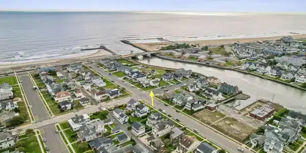 Image 2: 8-web-or-mls-VMD004Drone