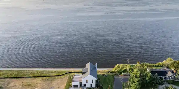 Image 3: Drone