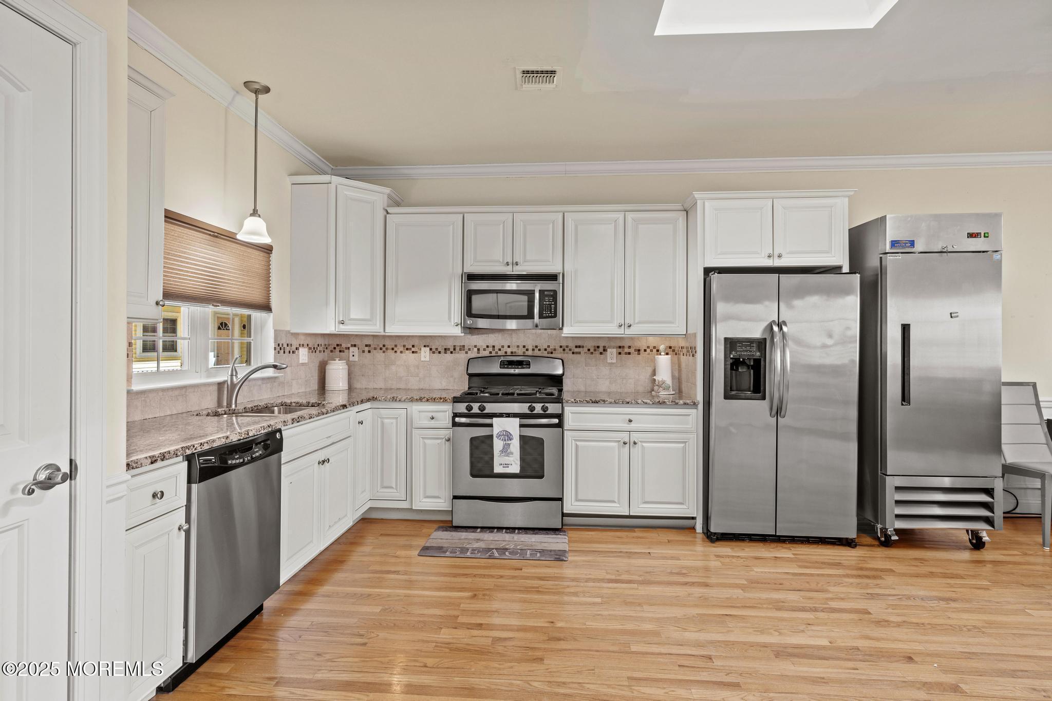Image 3: 119 Dupont #7 (11)