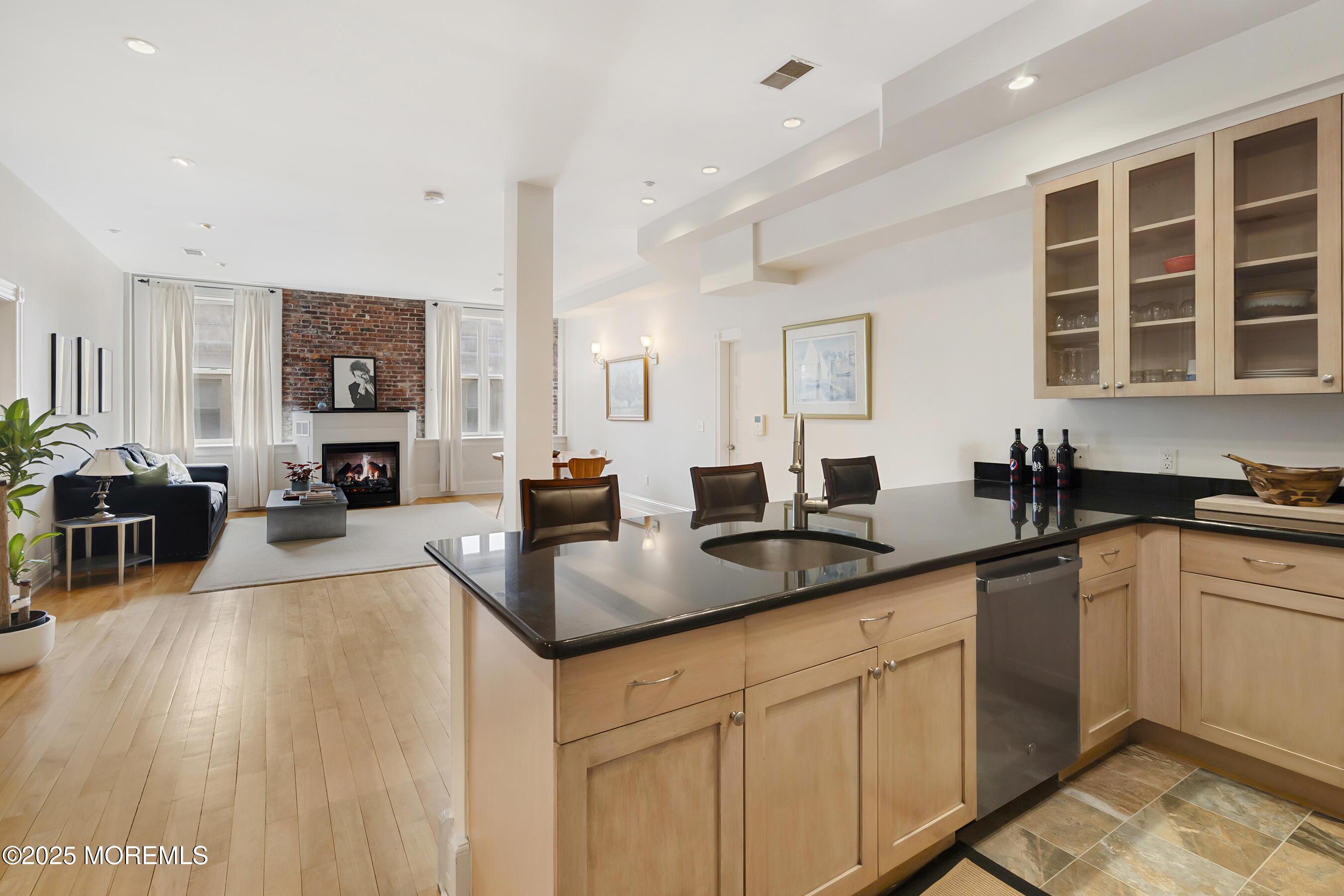 Image 2: 10-Kitchen 1A